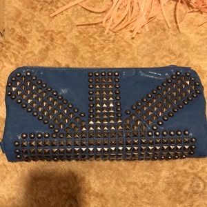 Studded clutche